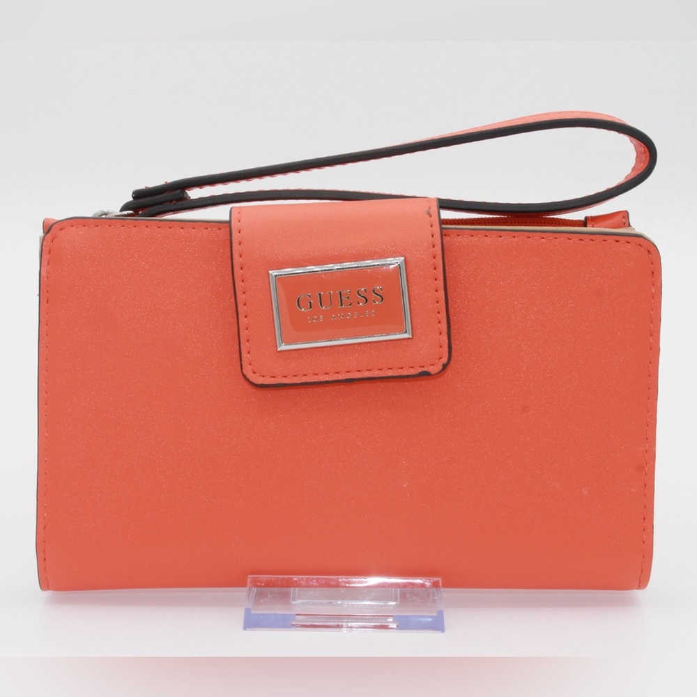 🍊Guess Phone Wristlet
